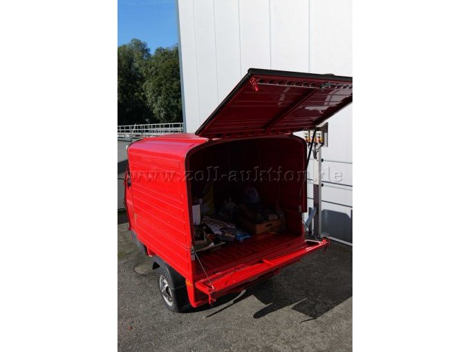 APE von hinten mit Klappe offen