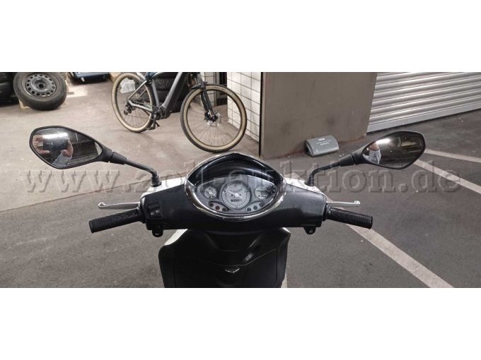 1 Piaggio Fly 50 Roller defekt – foto 6 – kavel bij Zoll-Auktion, Bonn
