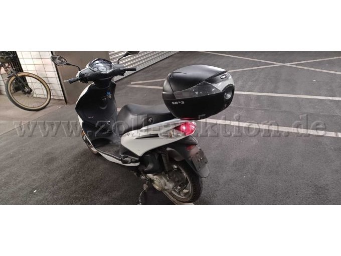 1 Piaggio Fly 50 Roller defekt – foto 4 – kavel bij Zoll-Auktion, Bonn
