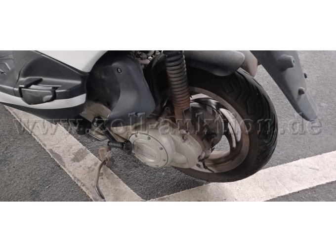 1 Piaggio Fly 50 Roller defekt – foto 12 – kavel bij Zoll-Auktion, Bonn