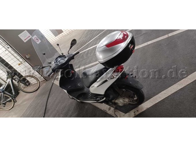 1 Piaggio Fly 50 Roller defekt – foto 4 – kavel bij Zoll-Auktion, Bonn