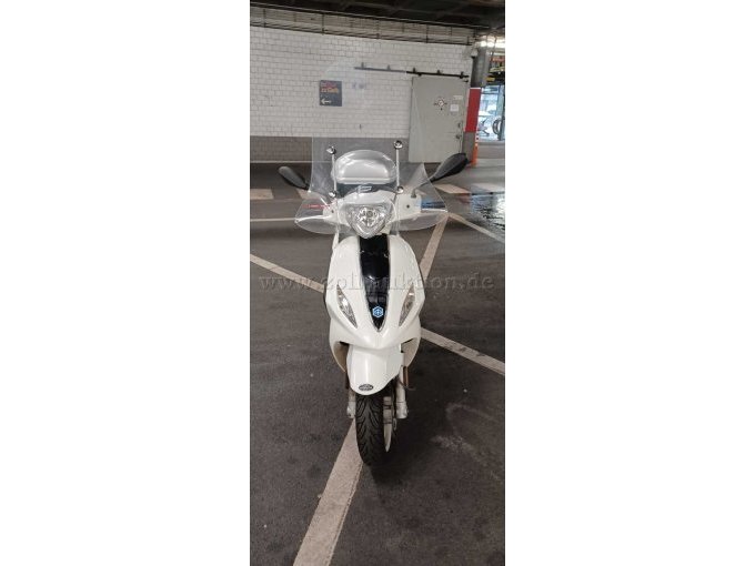 1 Piaggio Fly 50 Roller defekt – foto 10 – kavel bij Zoll-Auktion, Bonn