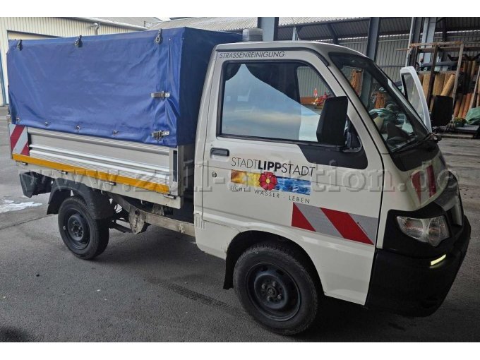 Piaggio Porter Heckkipper/Plane, rechte vordere Seitenansicht