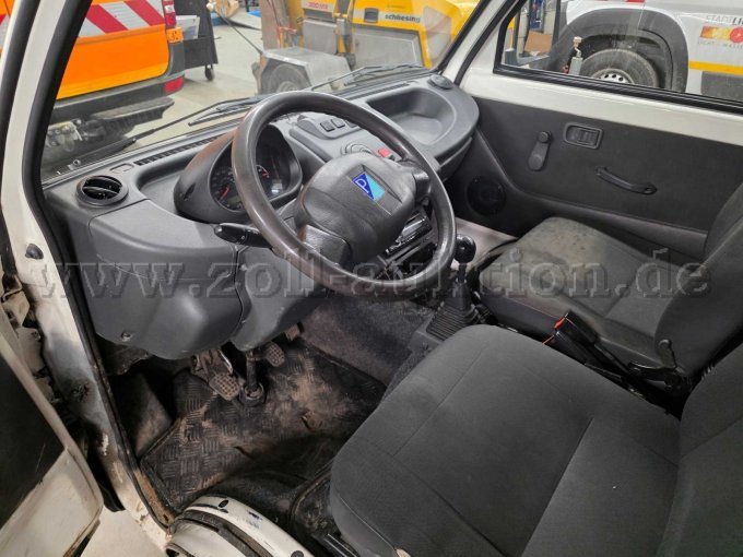 Piaggio Porter Heckkipper/Plane, Fahrerseite/Fahrersitz Ansicht