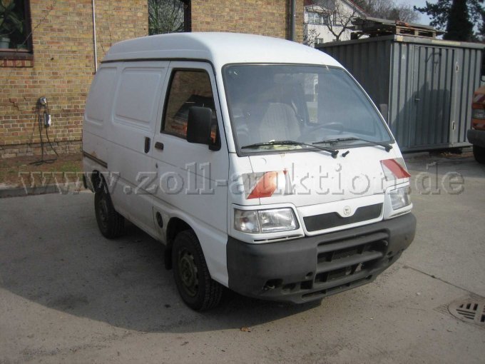 Front, schräg rechts