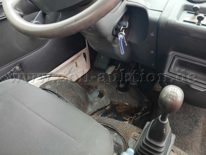 Ansicht Fußraum Fahrerseite