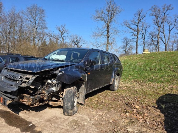 Frontansicht mit Unfallschaden