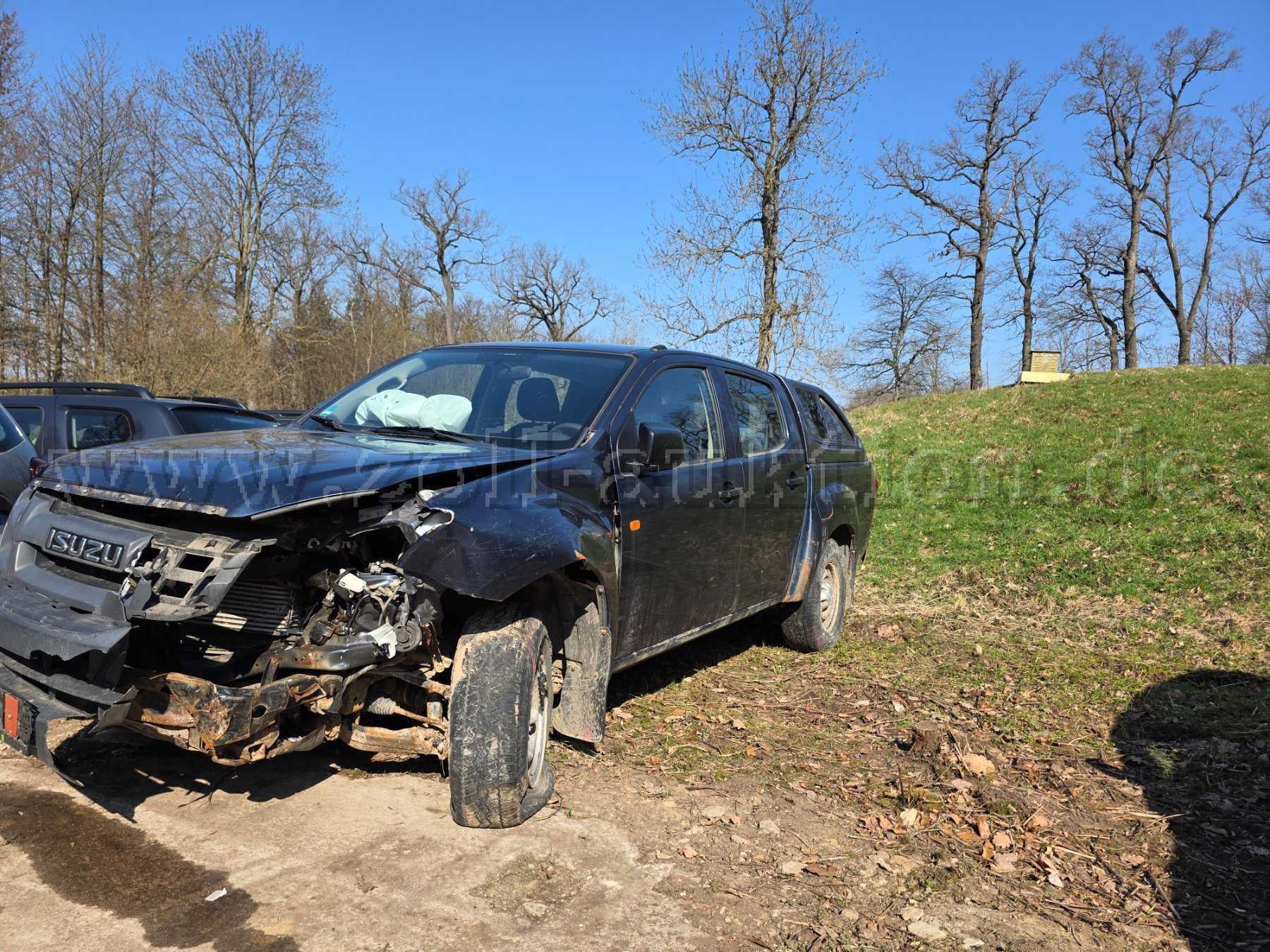 Frontansicht mit Unfallschaden