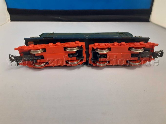 Piko E44 131 Elektrolok, Unterseite