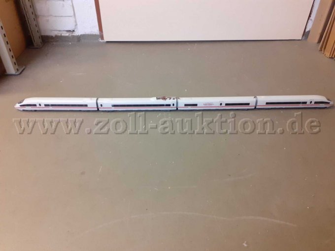 Piko Triebwagenzug ICE BR 403 DB, Gesamtansicht Piko Triebwagenzug ICE BR 403 DB, Gesamtansicht