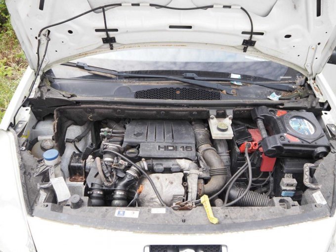 geöffneter Motorraum