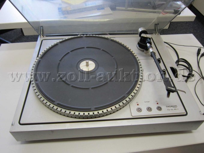 Plattenspieler offener Deckel