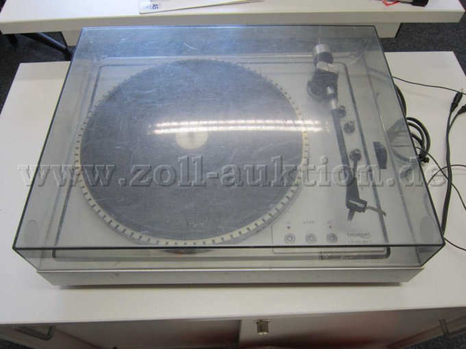 Plattenspieler mit Deckel