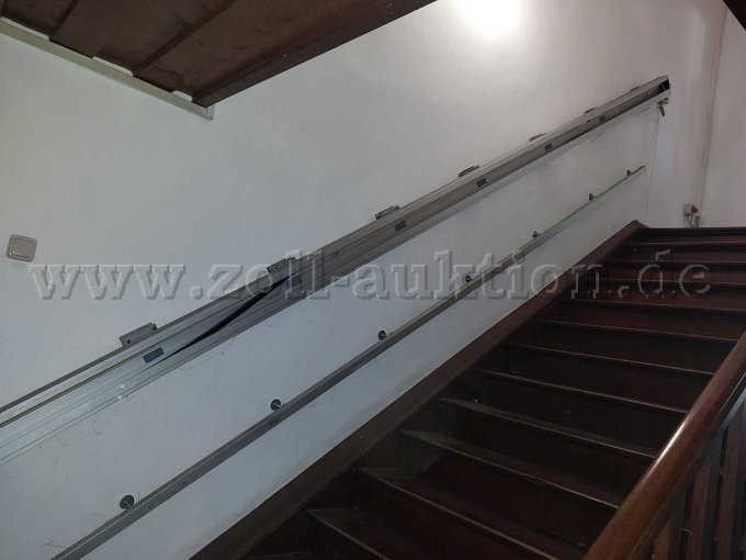 1 platformlift van CAMA Treppenlift GmbH (lift); type Handi-Lift EA7 – foto 3 – kavel bij Zoll-Auktion, Aßling