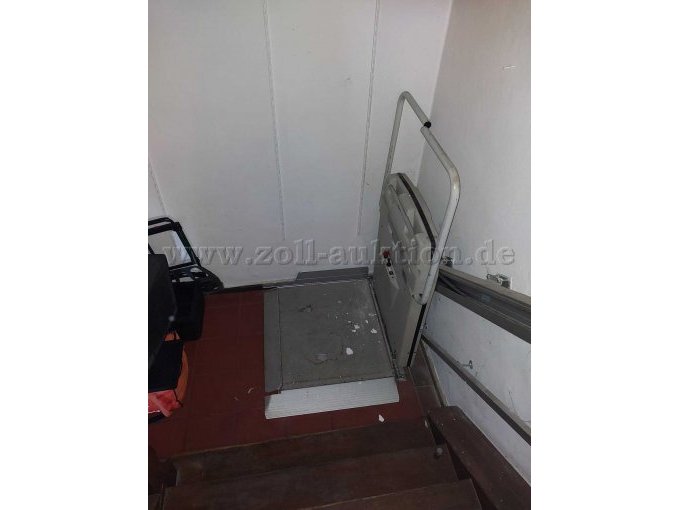 1 platformlift van CAMA Treppenlift GmbH (lift); type Handi-Lift EA7 – foto 2 – kavel bij Zoll-Auktion, Aßling