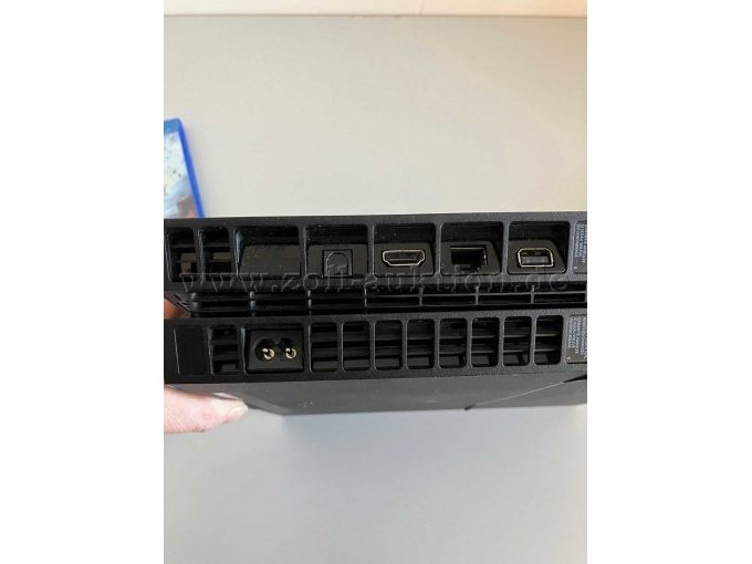 Konsole - Ansicht hinten mit den Anschlüssen