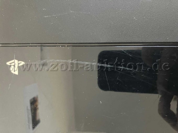 Konsole - von oben mit Kratzern