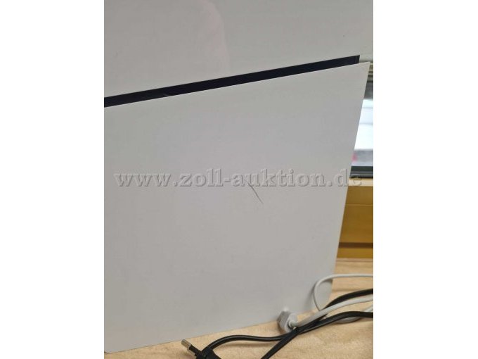 Vorderseite schwarzer Kratzer
