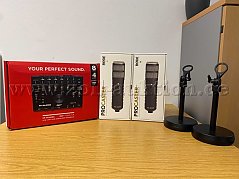 2*Rode ProCaster Sprechermikrofon
1*M-Audio AIR 192/14 USB Audio Interface
2*K&M Tischstativ