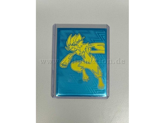 Pokémon Karte "Kangama Nr.5/64", in Schutzhülle Ansicht von hinten