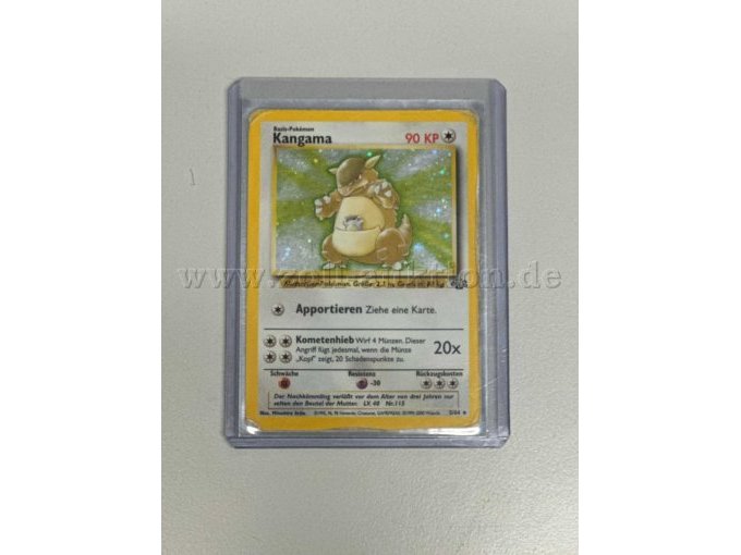 Pokémon Karte "Kangama Nr.5/64", in Schutzhülle Ansicht von vorne