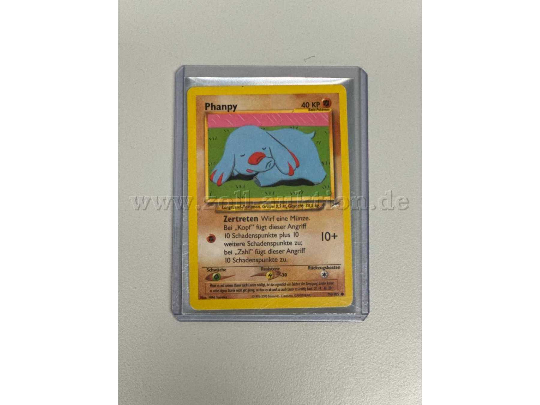 Pokémon Karte "Phanpy Nr.76/105", in Schutzhülle Ansicht von vorne