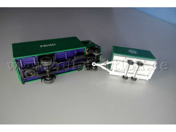 Details am Boden der Fahrzeuge