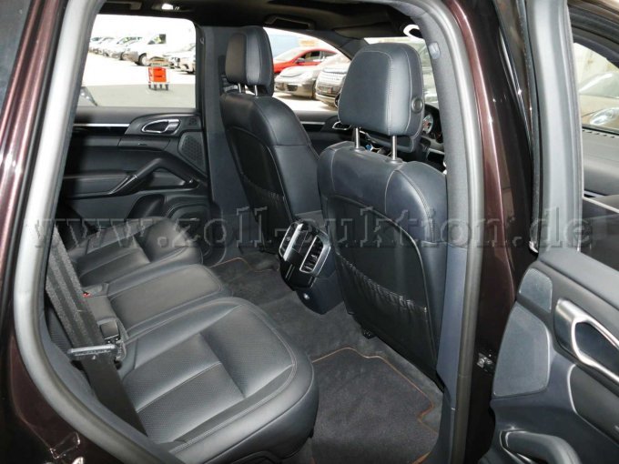 1 Porsche Cayenne S Tiptronic – foto 11 – kavel bij Zoll-Auktion, Berlin