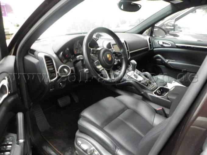 1 Porsche Cayenne S Tiptronic – foto 8 – kavel bij Zoll-Auktion, Berlin