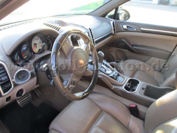 Innenraum vorn links