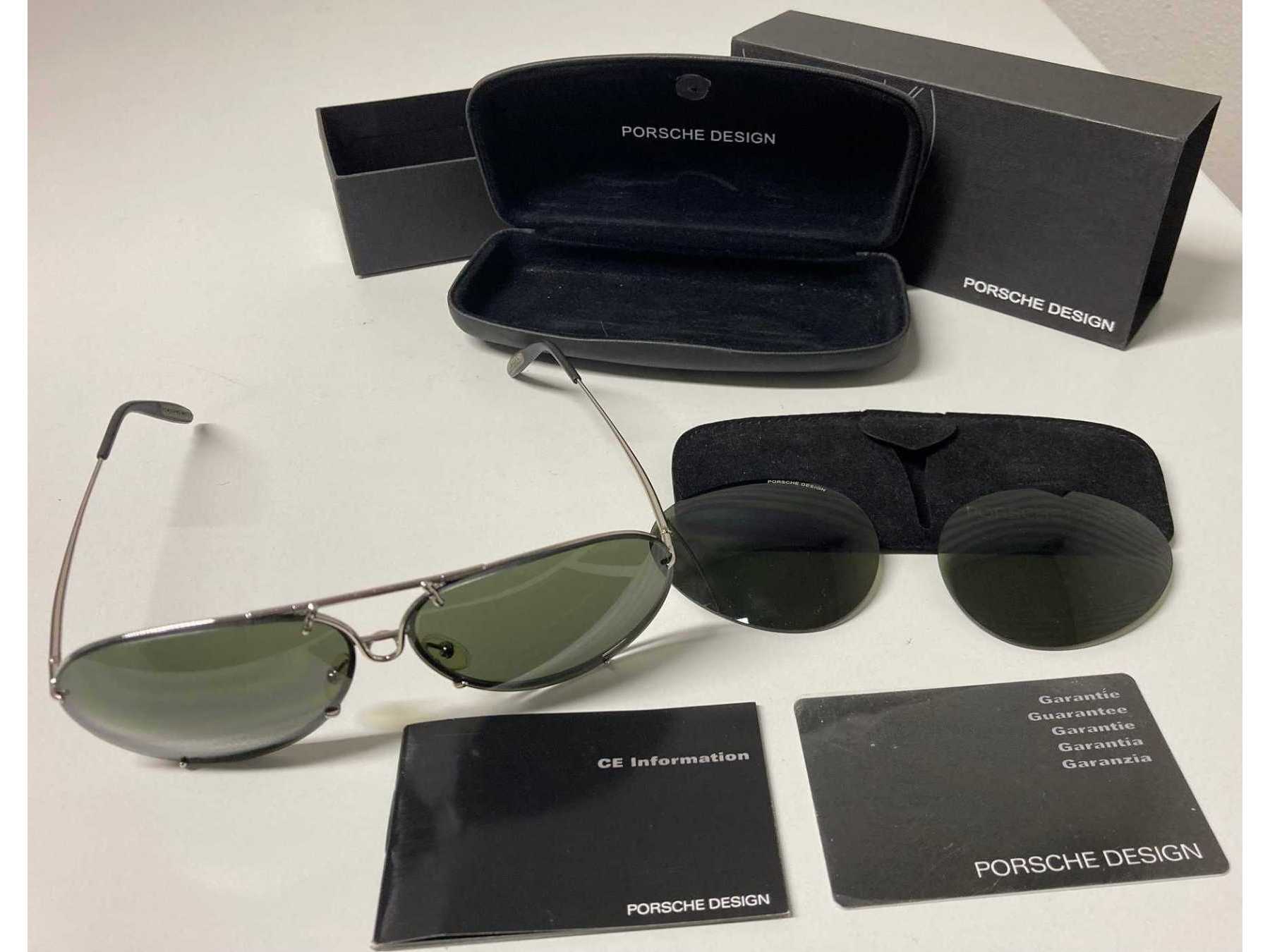 Brille mit komplettem Zubehör von vorn
