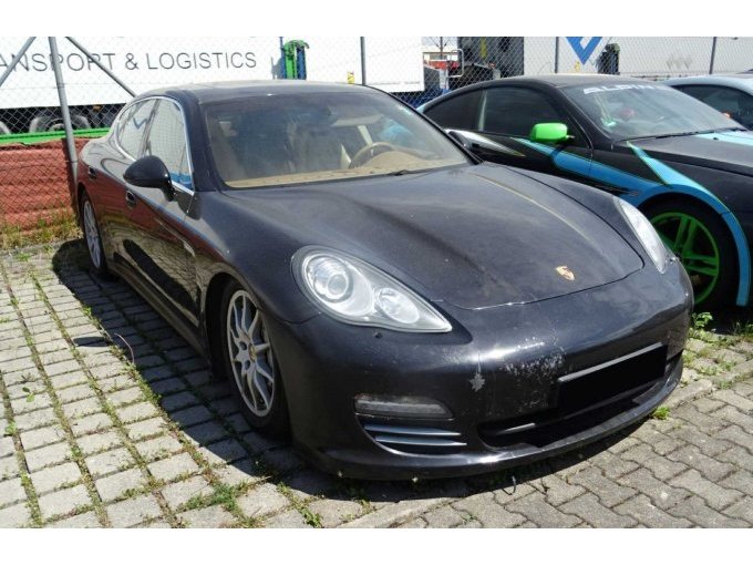 Front-/ Seitenansicht
