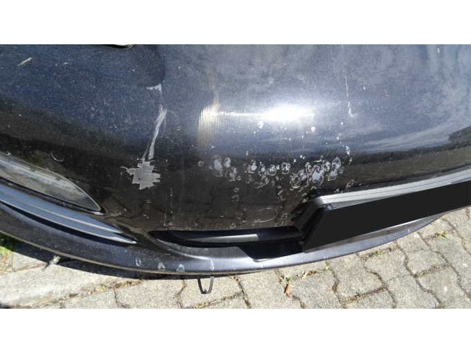 Schaden Stoßfänger vorne