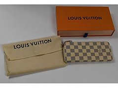 1 Portemonnaie „Louis Vuitton“ Clemence Art. N61264  mit Box und Staubbeutel