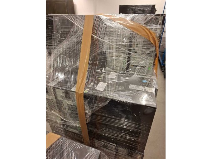 PCs verpackt auf Palette (4)