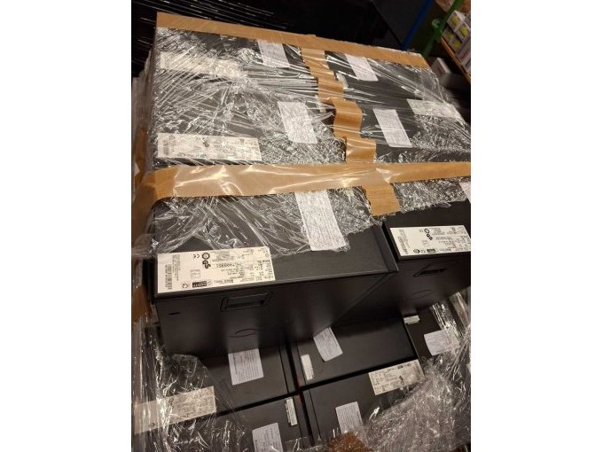 PCs verpackt auf Palette (5)