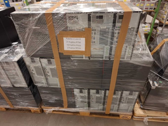 PCs verpackt auf Palette (2)