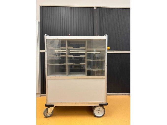 Bild Rückenansicht
Plexiglas li gebrochen