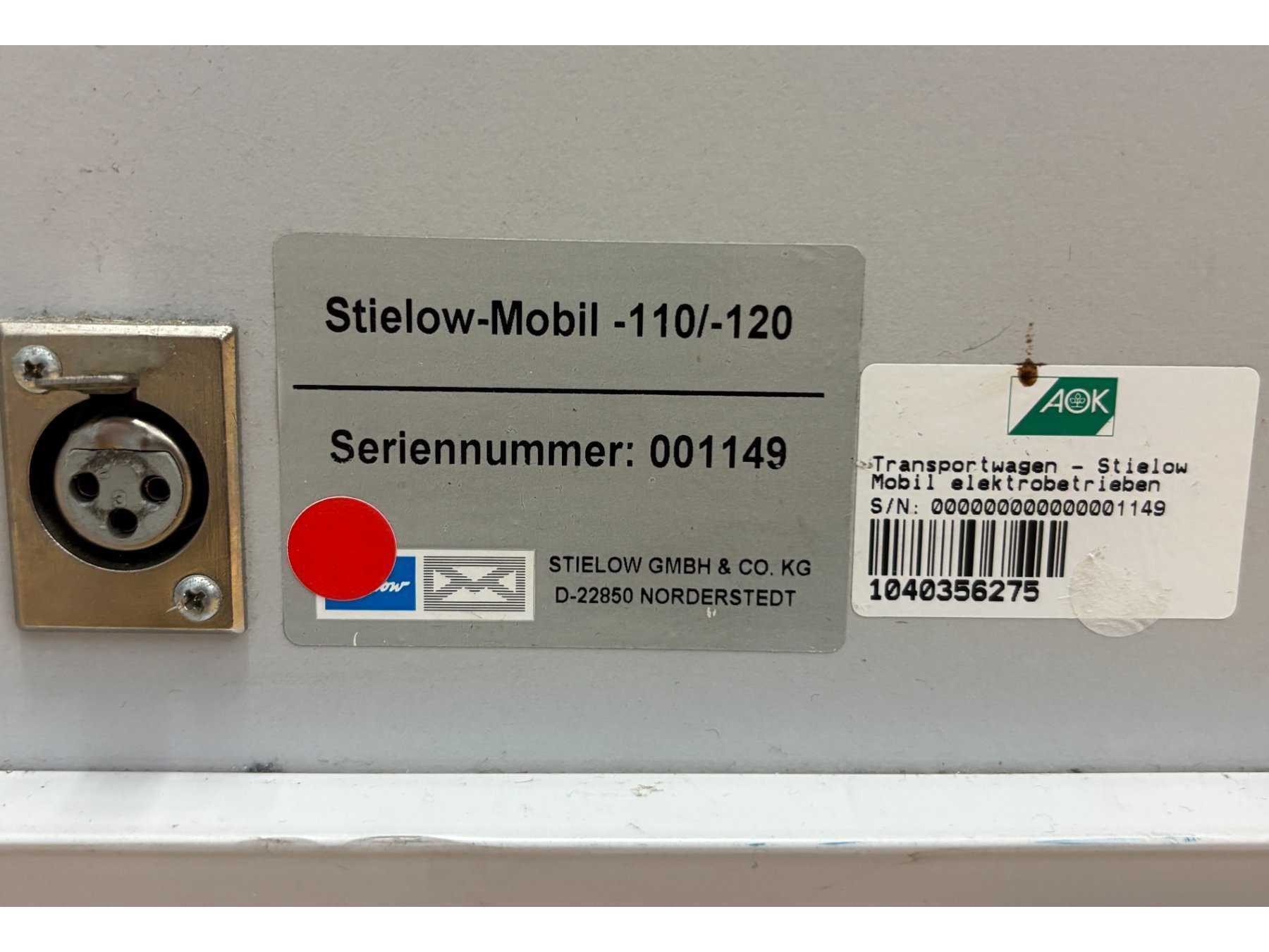 Typenschild
Ladebuchse für das Ladegerät