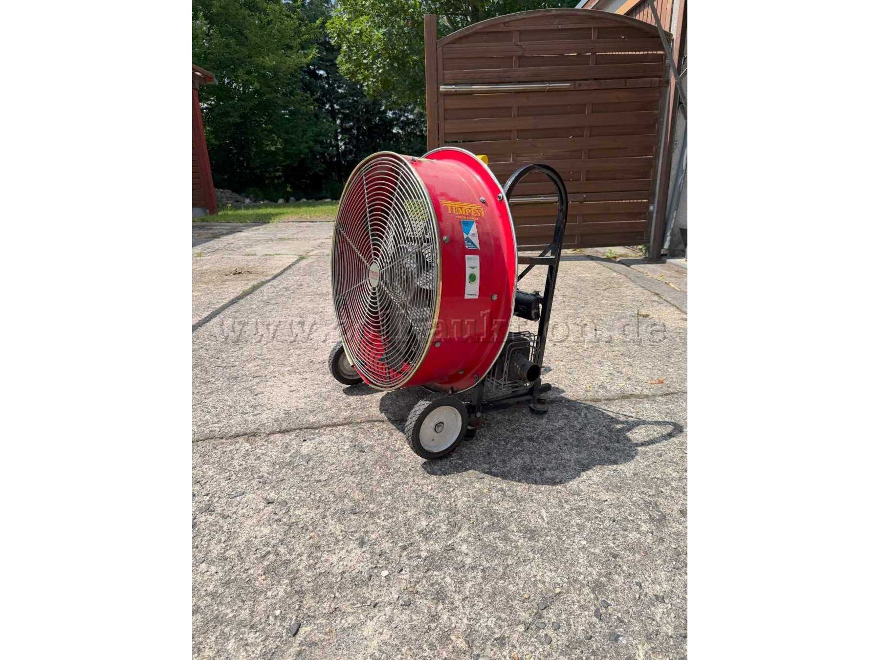 Power Blower (Hochleistungslüfter) von der Seite