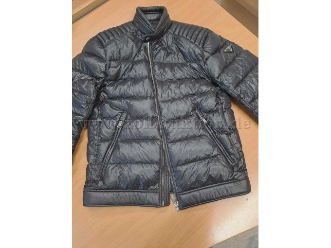 PRADA Original von vorne gesehen