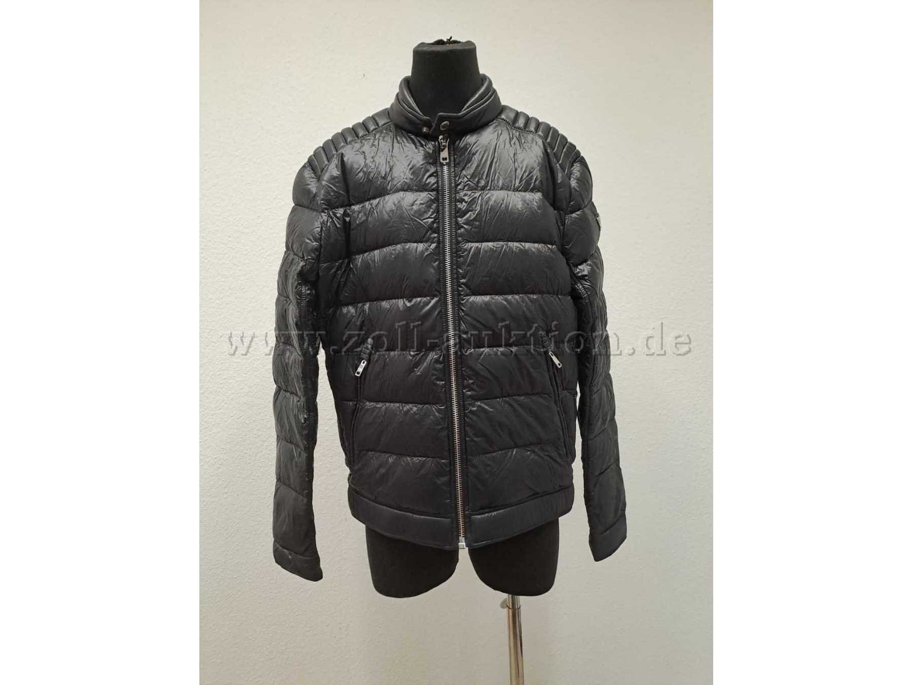 PRADA Original von vorne gesehen