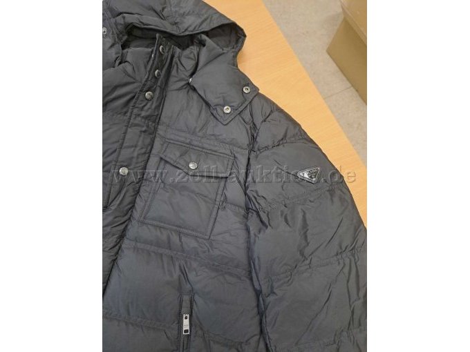 PRADA Original: Vorderansicht