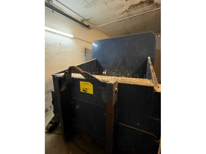 Frontansicht Presscontainer