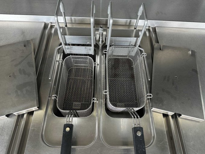 1 professionele elektrische friteuse MKN Optima 850 (model: London II) – foto 3 – kavel bij Zoll-Auktion, München