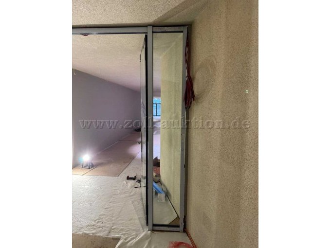 Promattür links Außenansicht