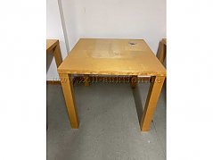 Gesamtansicht Tisch