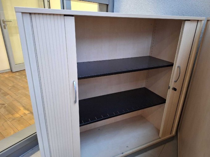 Schrank offen