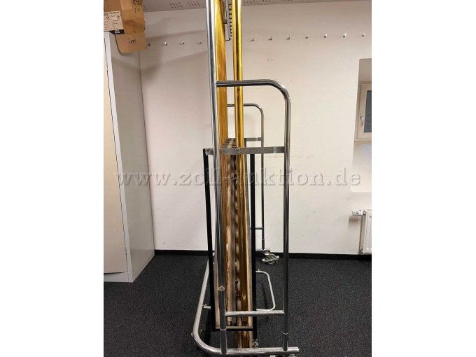 Röhrenglocken Signature C25 Symphonic Chimes Seitenansicht mit Ständer