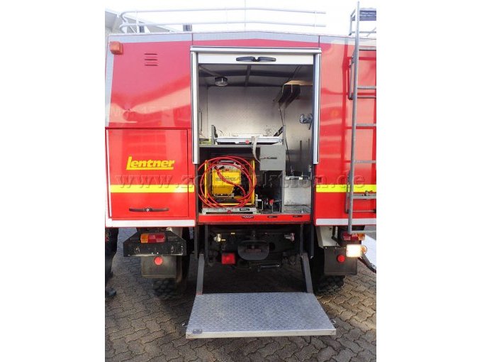 Rüst-, und Gerätewagen MB Unimog, Geräteraum Rückseite (Verkauf ohne Stromerzeuger)